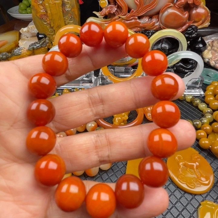 未镶嵌石英质玉（黄龙玉）颈饰