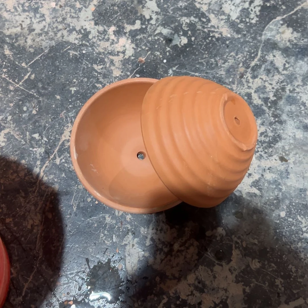 螺纹盆15口6高2个瑕疵