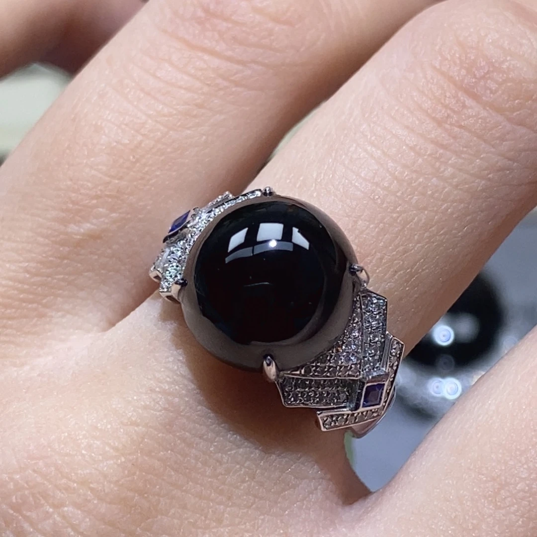 18K金镶嵌戒指翡翠