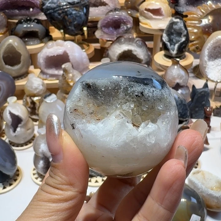 未镶嵌大型摆件（非配饰）水晶
