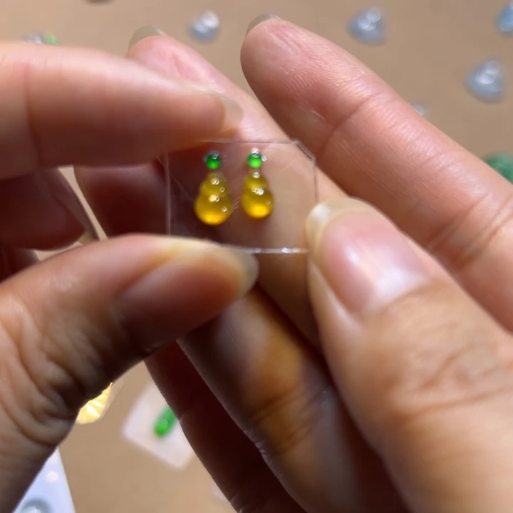 翡翠未镶嵌颈饰冰黄小葫芦