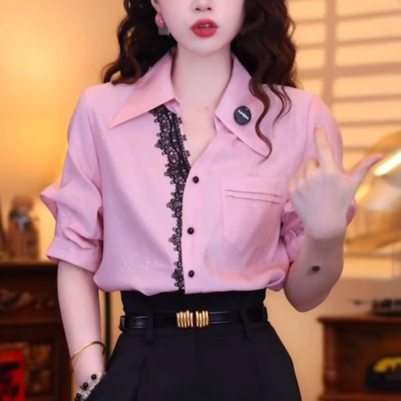 2025夏季新款女粉色V领衬衫时尚洋气减龄轻奢蕾丝拼接设计感上衣