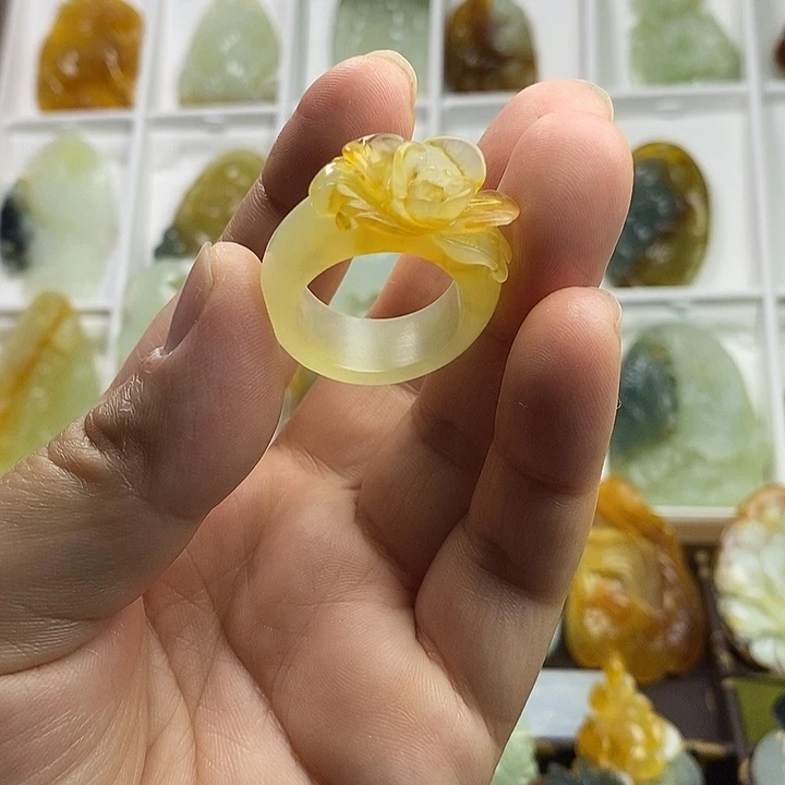 蛇纹石玉未镶嵌戒指