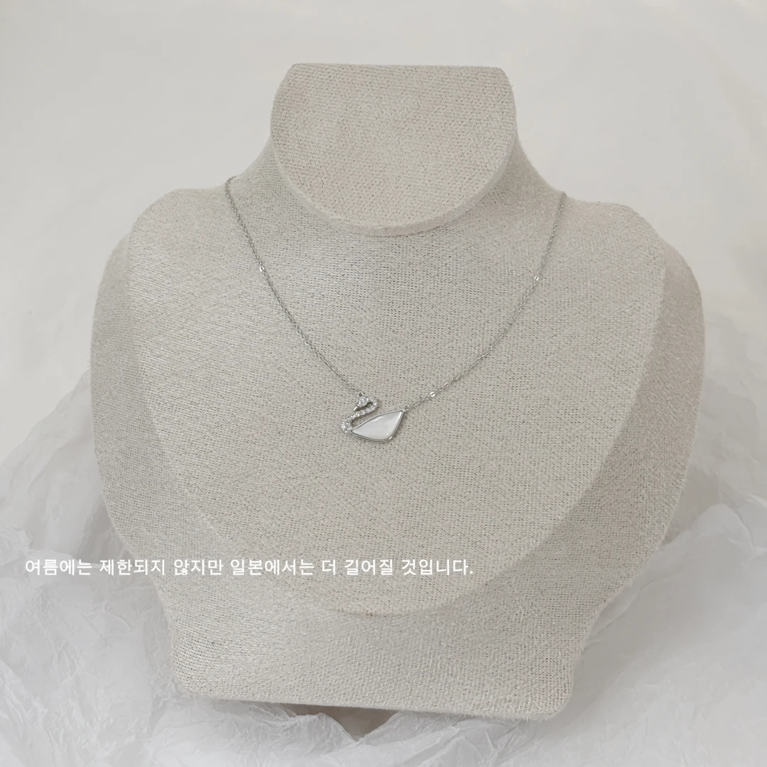 铜合金项链 轻奢小众高级设计感气质天鹅时尚百搭银色项链