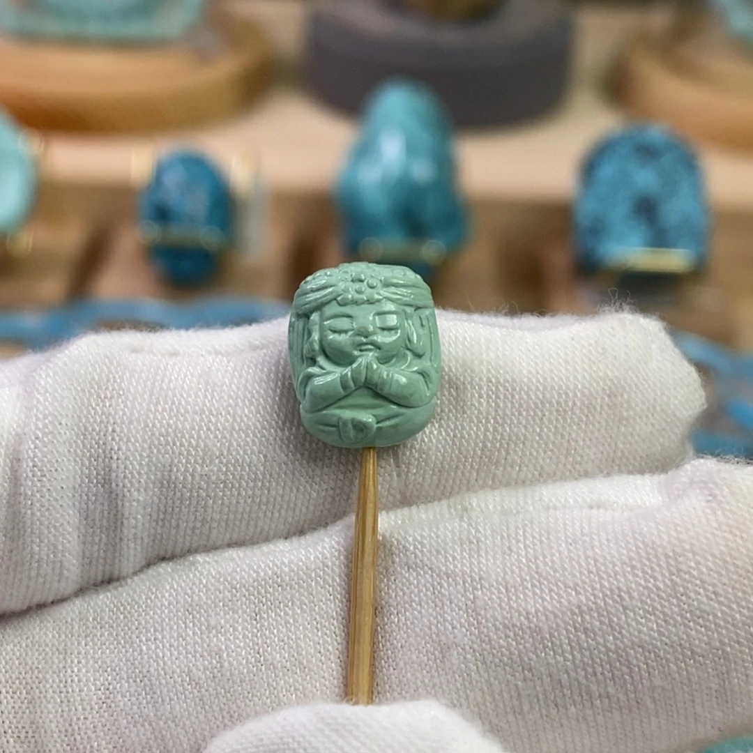 绿松石未镶嵌珠宝奇石