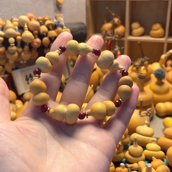微微瑕钱袋子手串