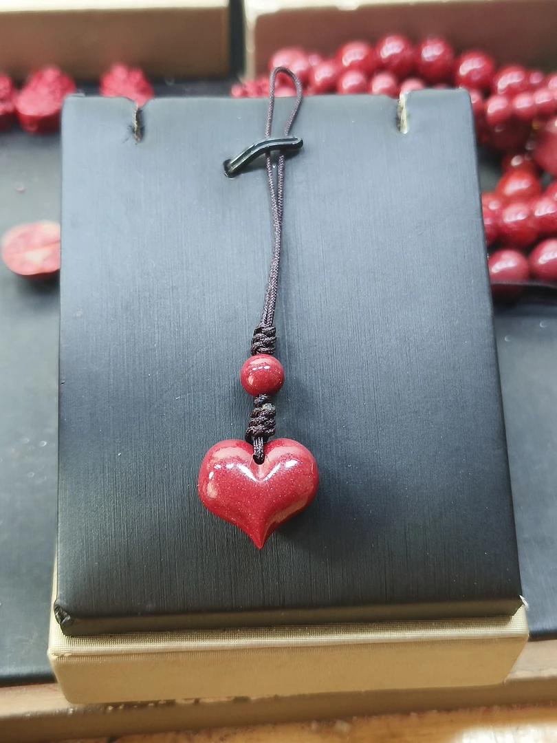 含辰砂工艺品高含量紫金砂手机挂件