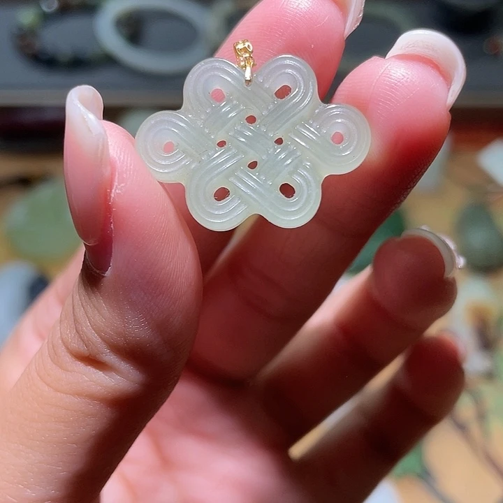 和田玉18K金镶嵌颈饰