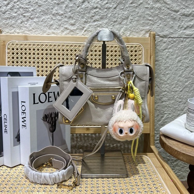 95新/巴黎世家/C17417915729/[251216zbB]