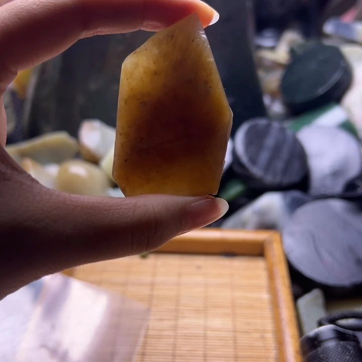 顺***8和田玉（糖玉）未镶嵌珠宝半成品