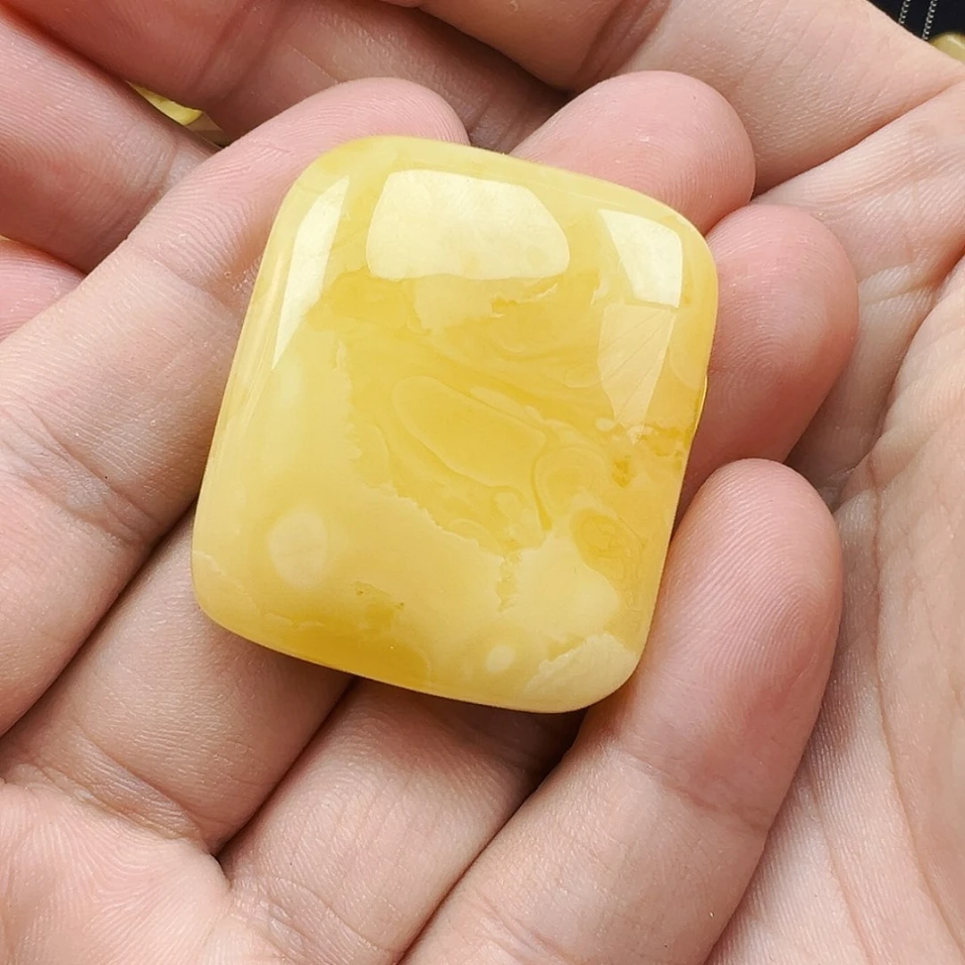 蜜蜡颈饰未镶嵌无事牌16.2克