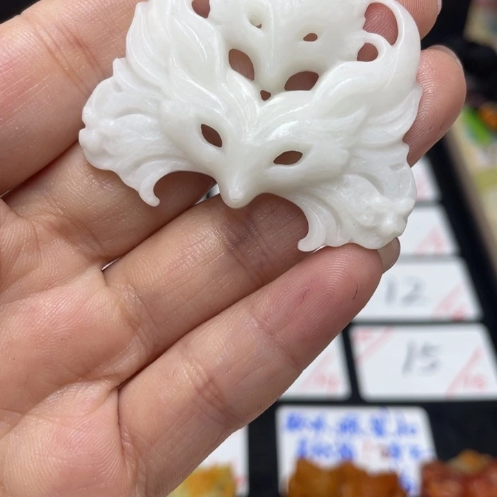 大***司合金蛇纹石玉颈饰