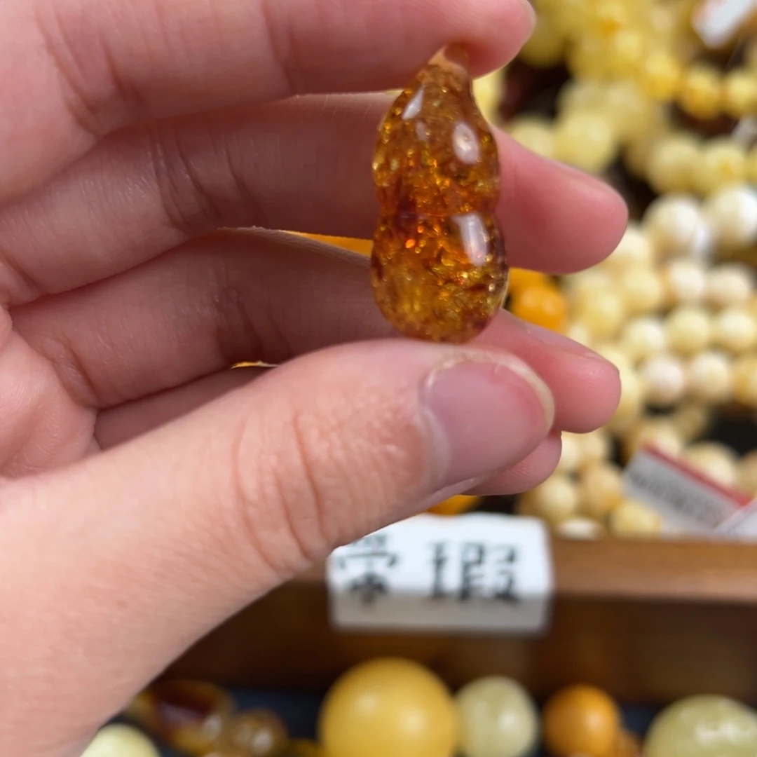 琥珀未镶嵌珠宝奇石