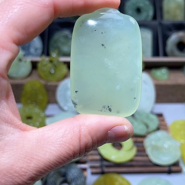 岫玉未镶嵌吊坠(赠链)逆*者