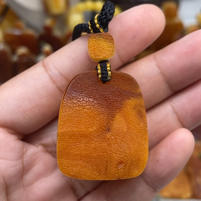 【闪购商品】琥珀颈饰未镶嵌