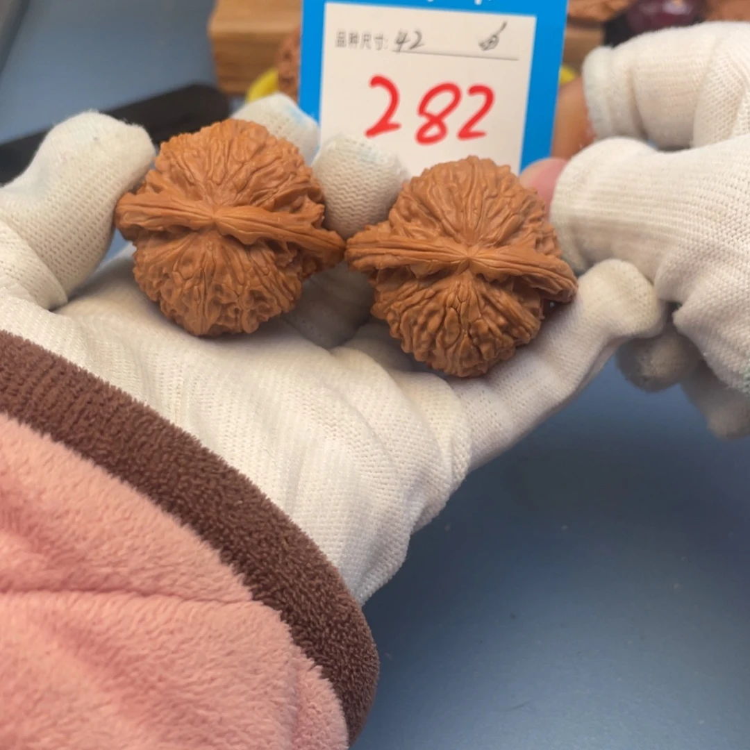 核桃文玩核桃白狮子