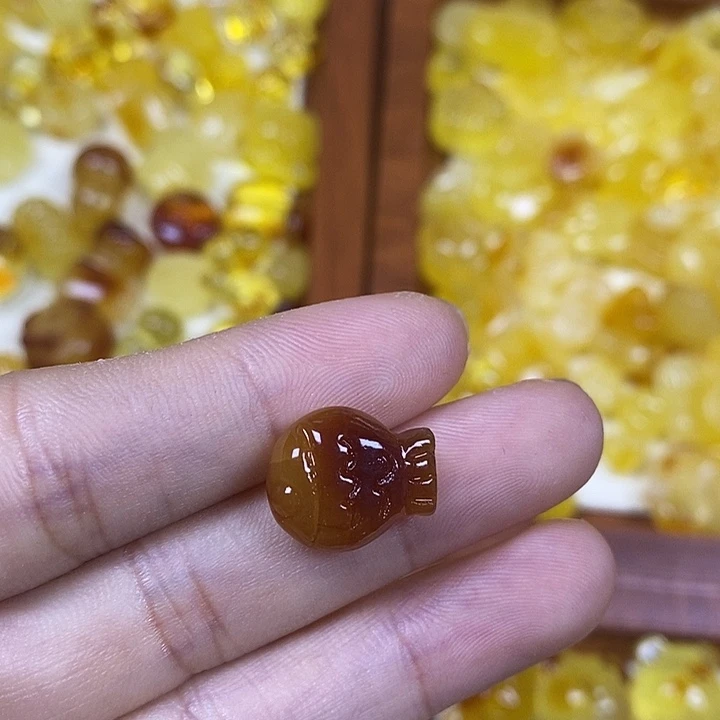 橄榄核吊坠小鱼61