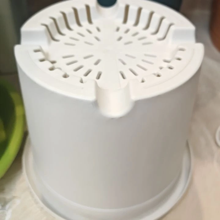 树脂四季盆外口径21高17.5，白色无拖10个