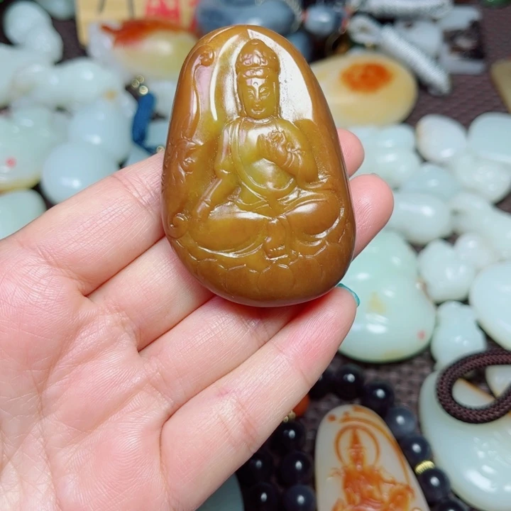 蘭***客和田玉未镶嵌颈饰