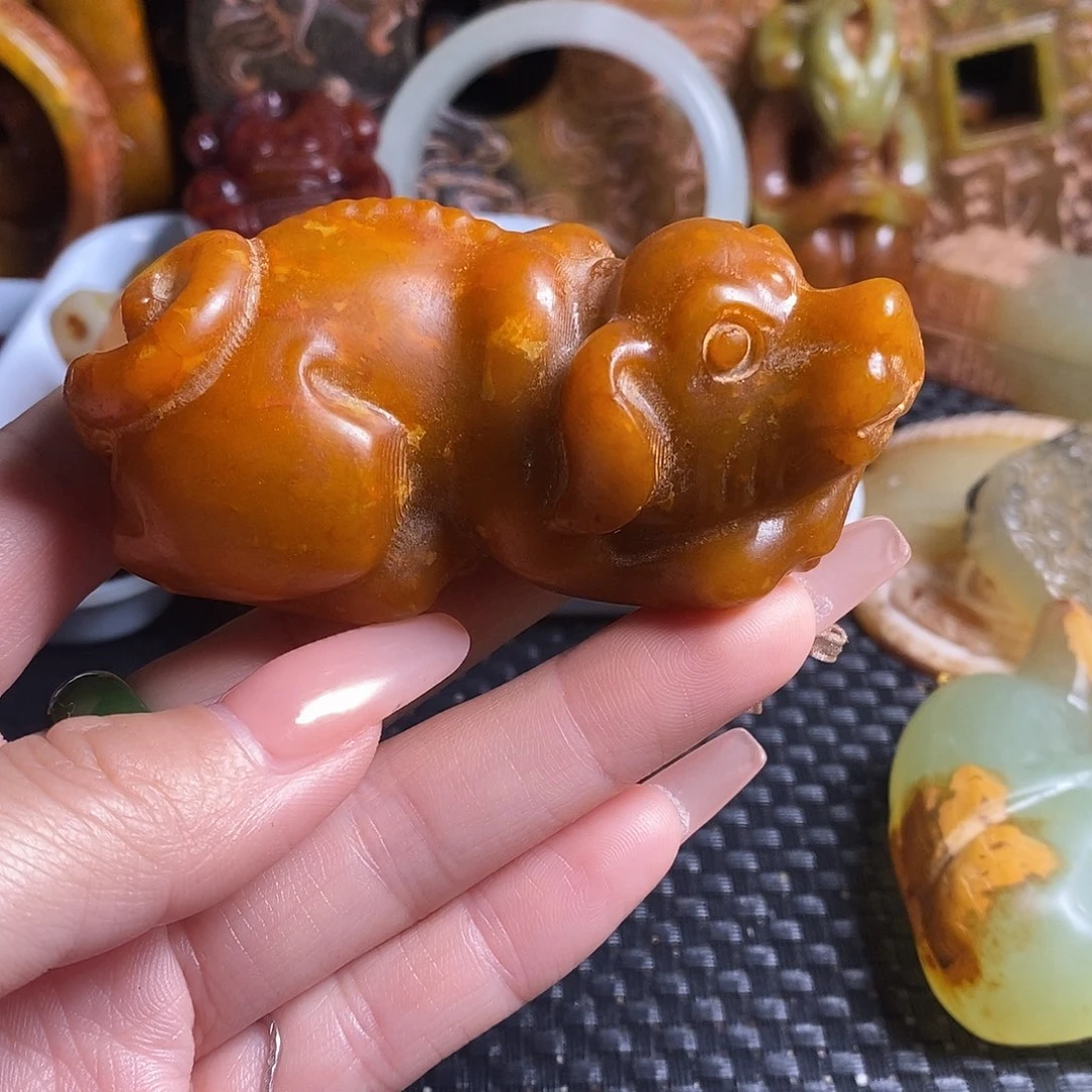 岫岩老玉（透闪石质玉）未镶嵌珠宝奇石
