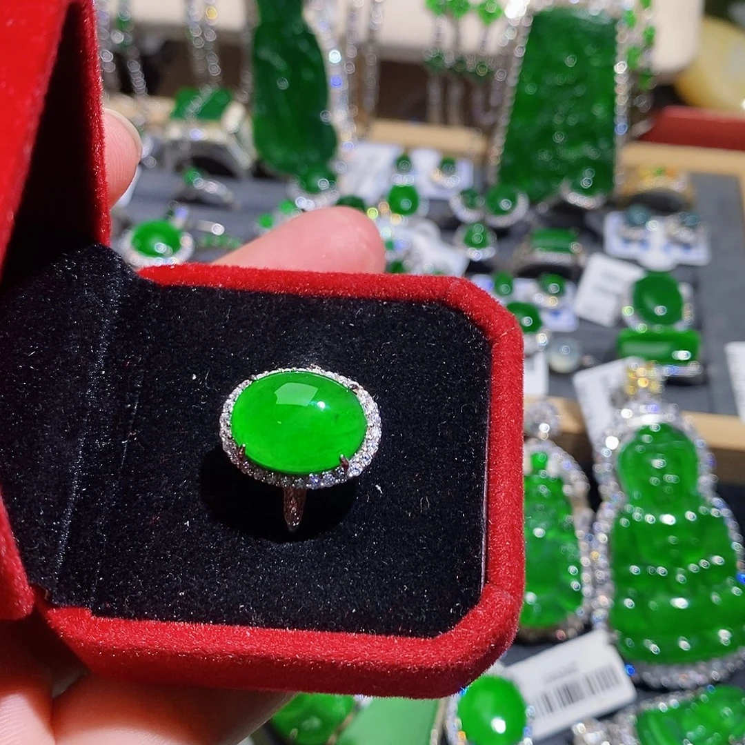 翡翠未镶嵌戒指戒指