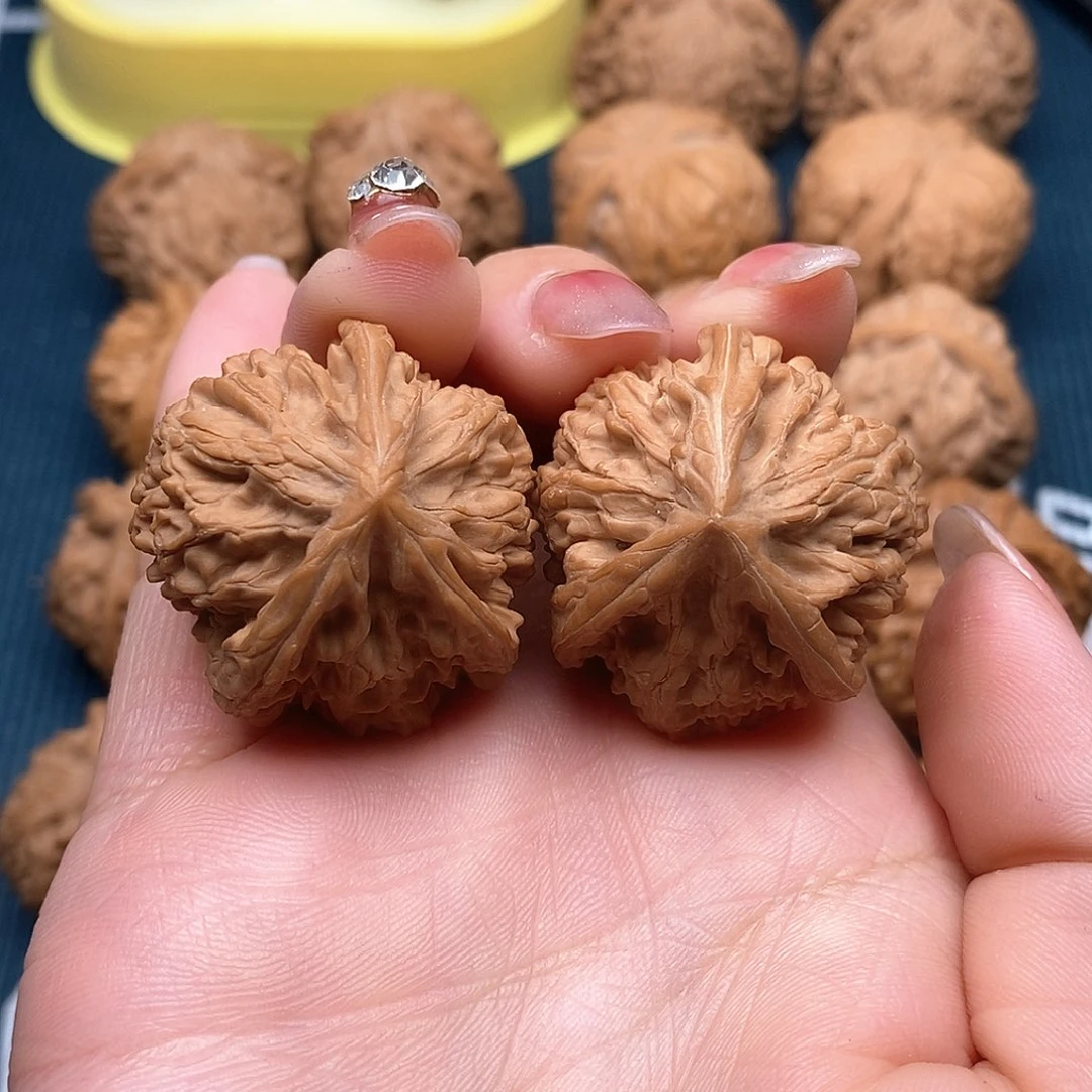 文玩核桃吊坠玉龙33