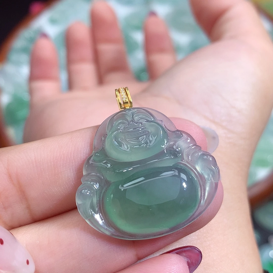 翡翠未镶嵌颈饰佛公