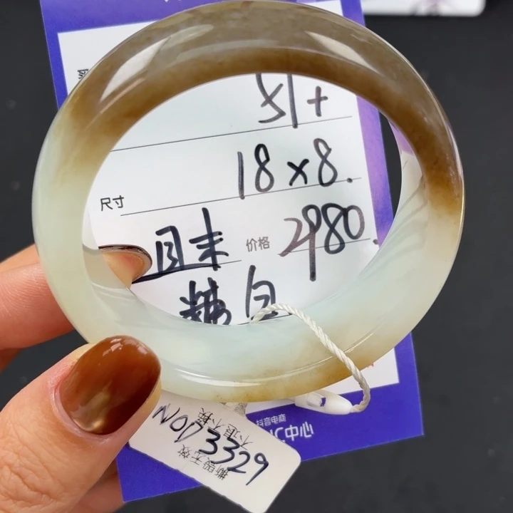 未镶嵌手镯和田玉风*