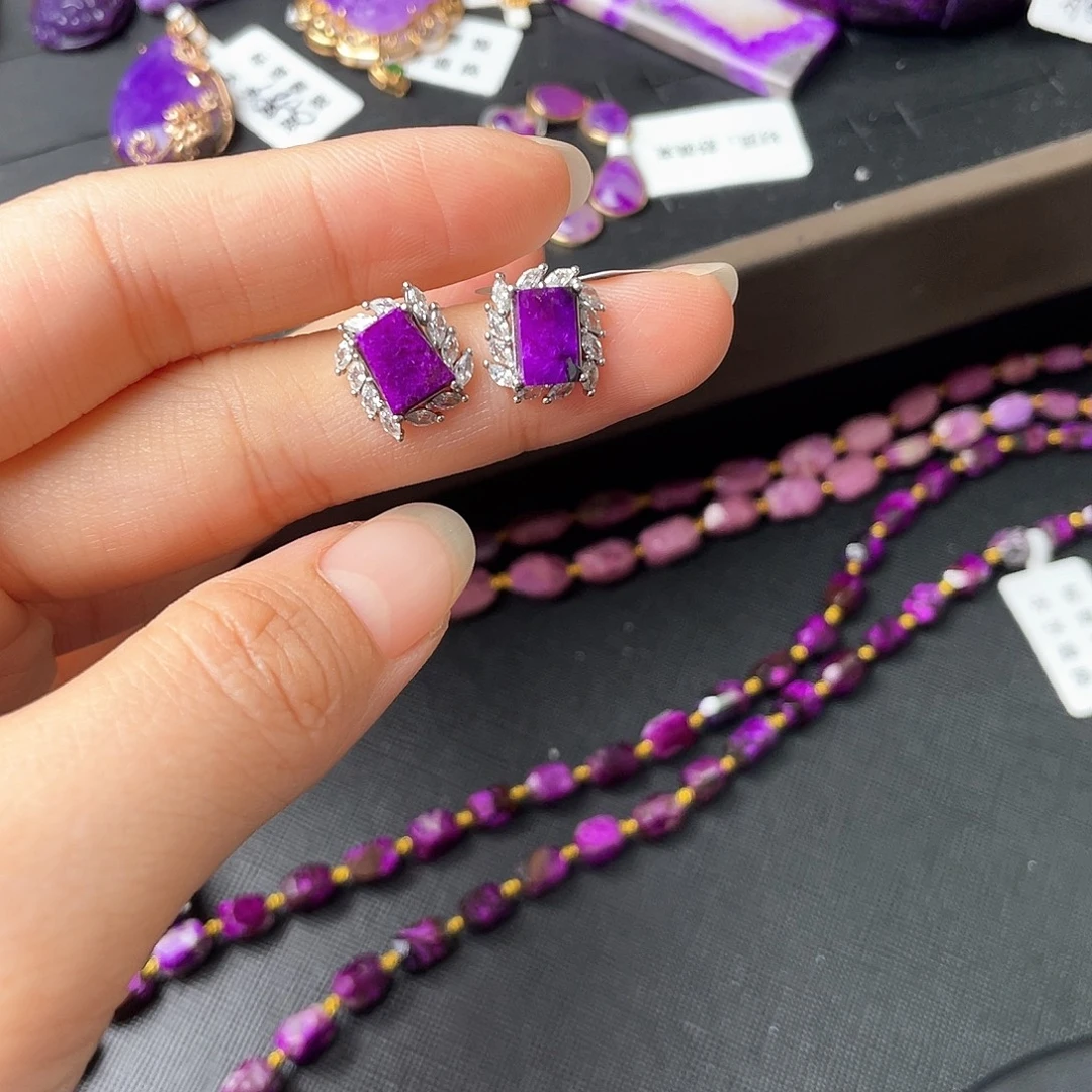 苏纪石（舒俱来）银S925镶嵌耳钉