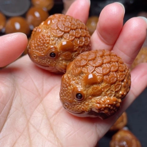 【闪购商品】手串/手链橄榄核刘***?37左右金币金蝉手球