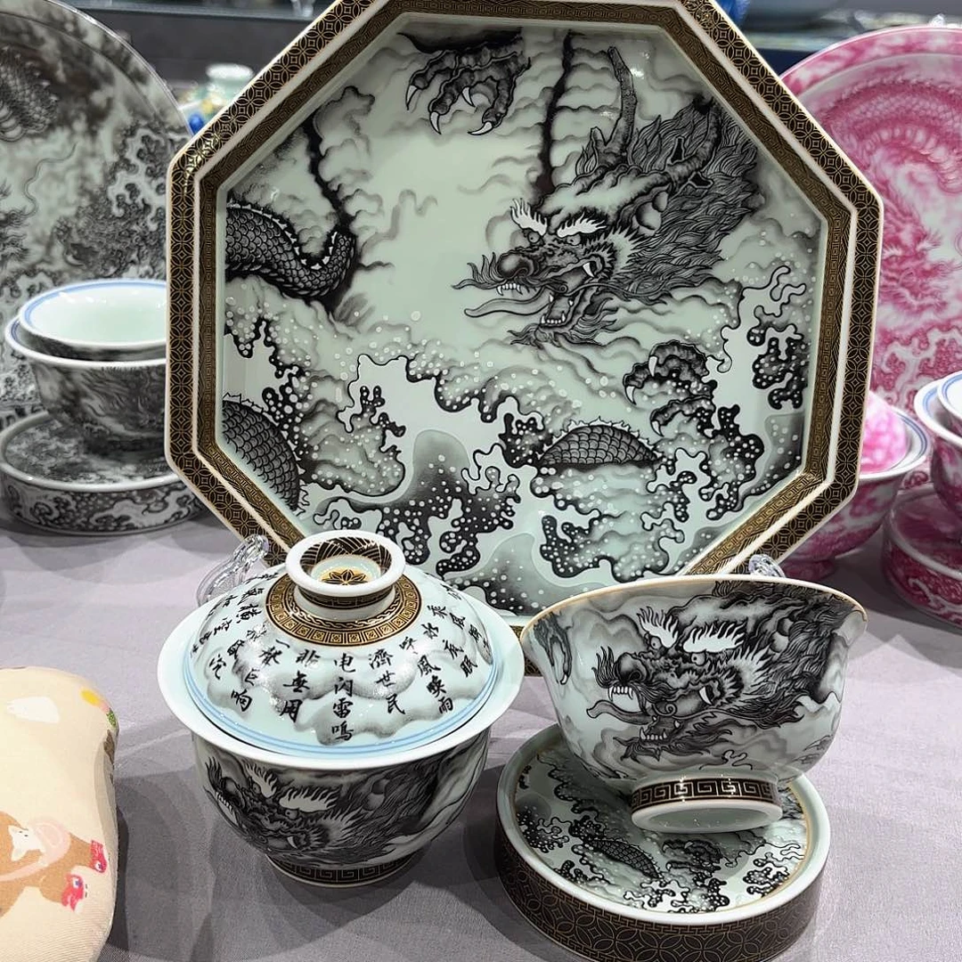 瓷片景德镇瓷器精品陈列