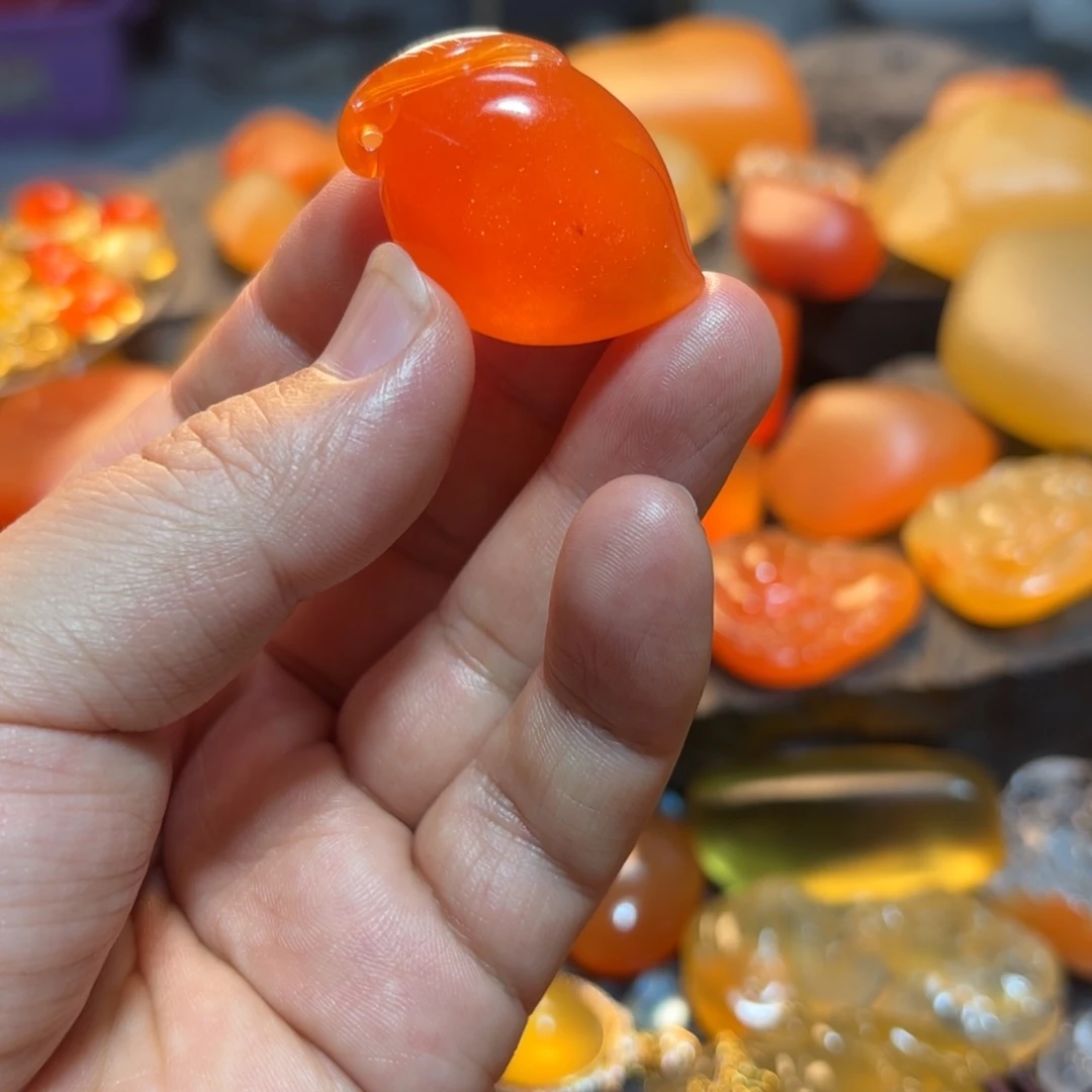 石英质玉挂件未镶嵌云**轻