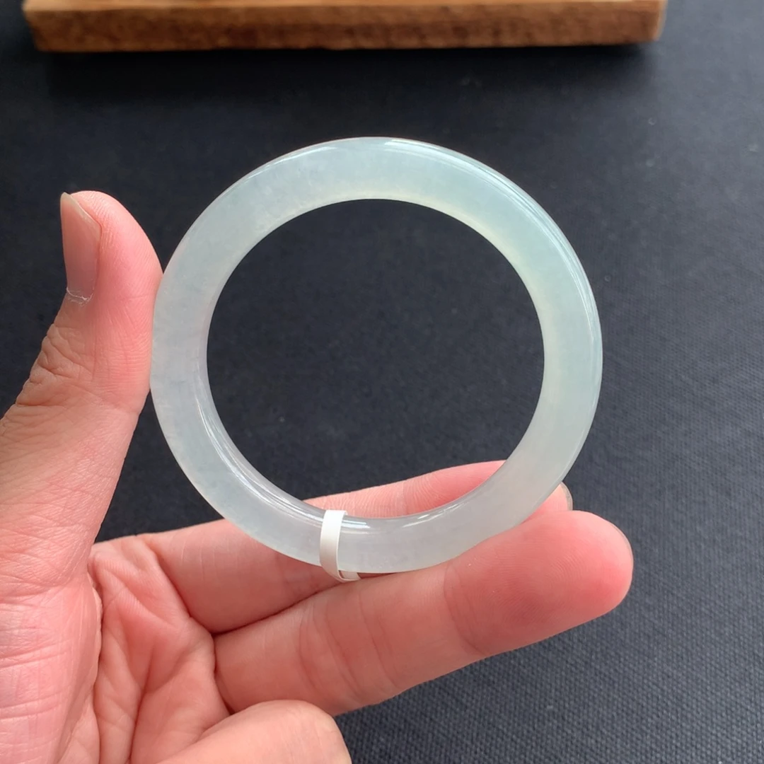 翡翠未镶嵌手镯圈口5253