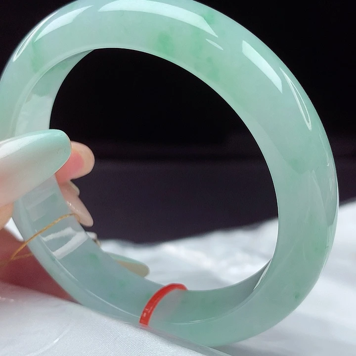 翡翠未镶嵌手镯52圈685