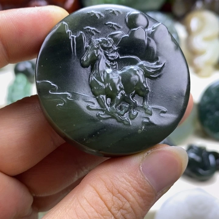 和田玉未镶嵌颈饰