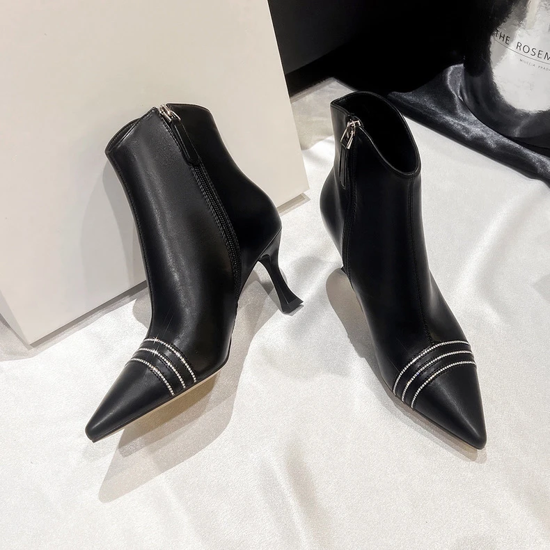 秋冬新款女鞋水钻细跟尖头短靴高跟时装靴百搭瘦瘦靴6611-23