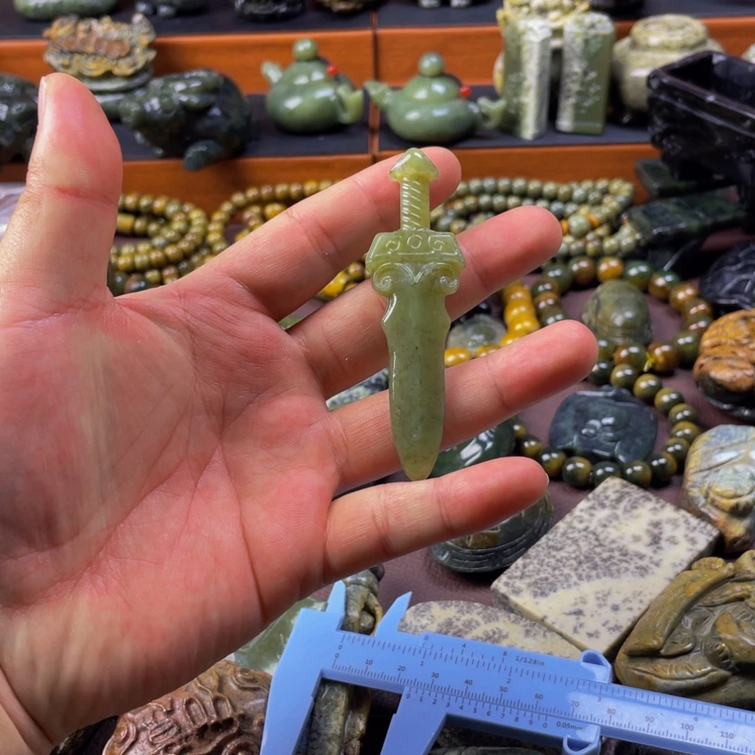 【闪购商品】未镶嵌岫岩河磨玉（透闪石质玉）挂件