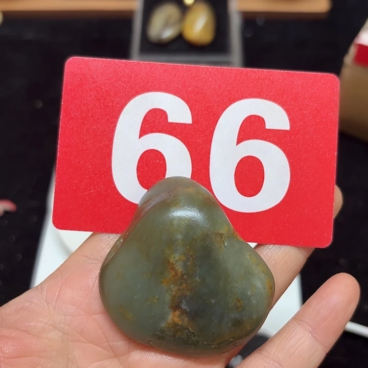 和田玉（糖玉）未镶嵌挂件