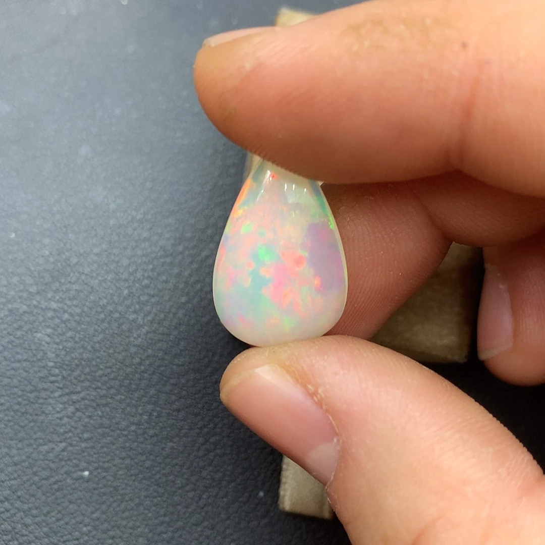 未镶嵌欧泊裸石6.17ct