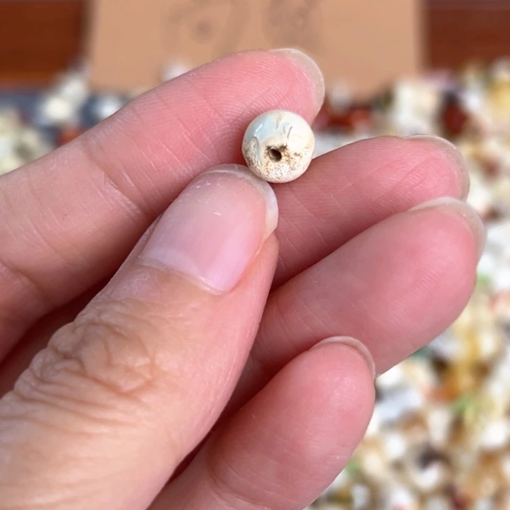 未镶嵌蜜蜡裸石7.5mm一个