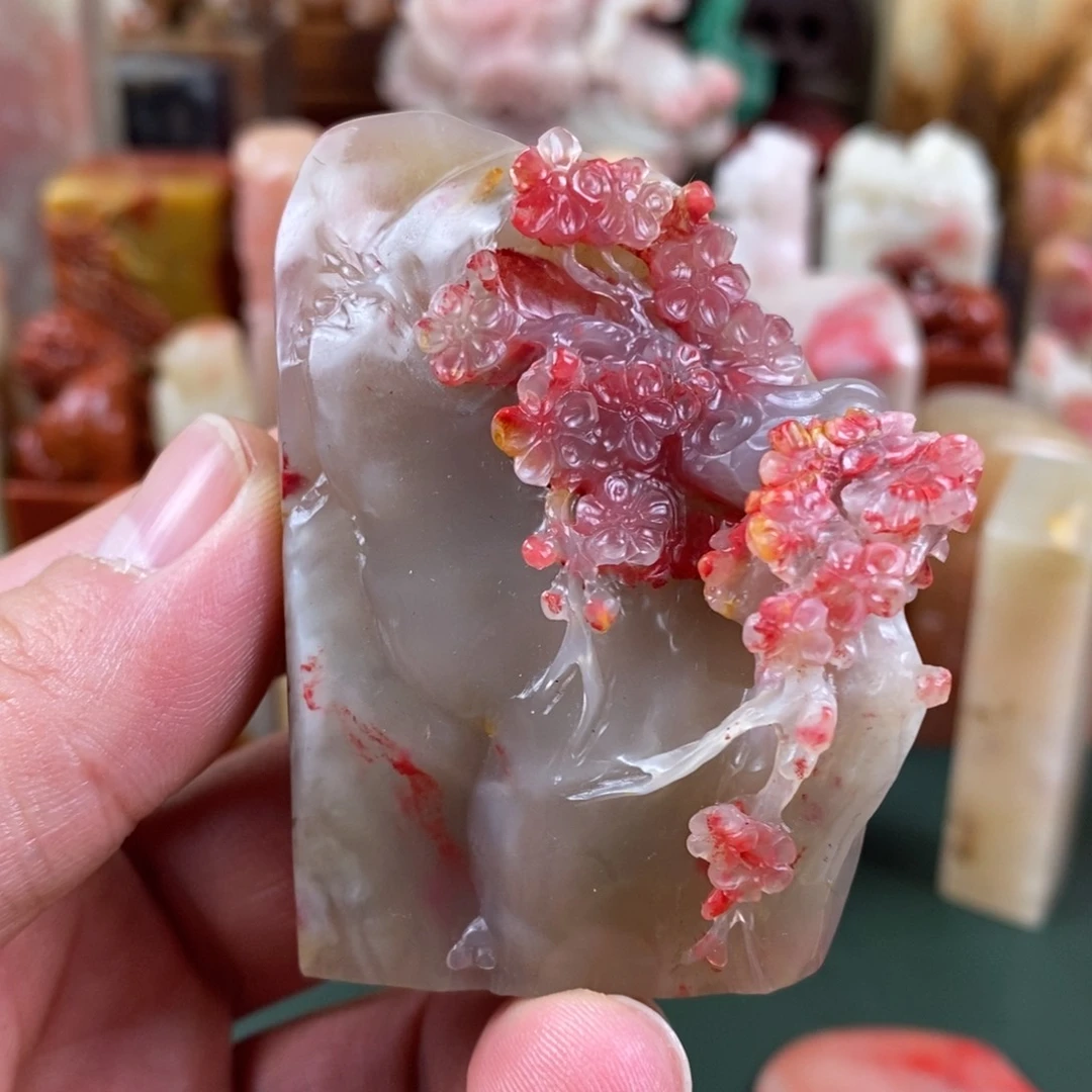 巴林鸡血石巴林鸡血石随形手工雕钮