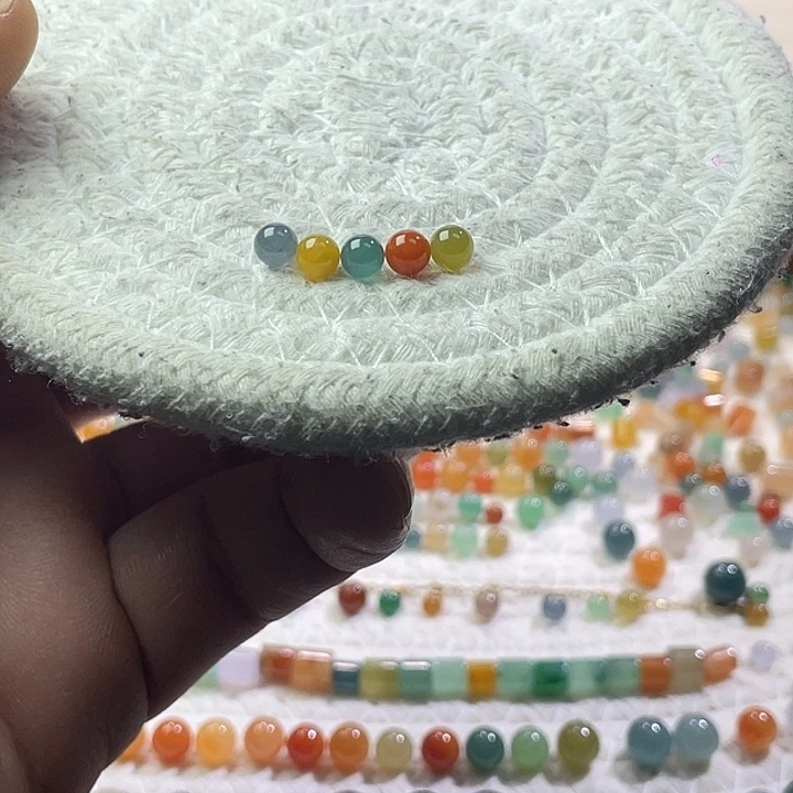 翡翠散珠未镶嵌定制翡翠卡4.8～5，一组