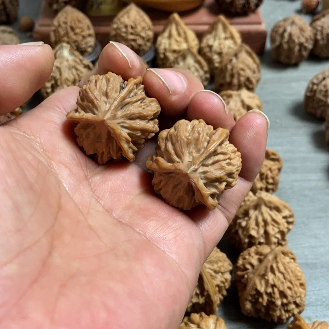 文玩核桃吊坠帝王三棱34尺