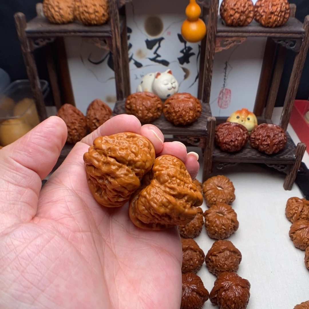 L***s文玩核桃吊坠蛤蟆头