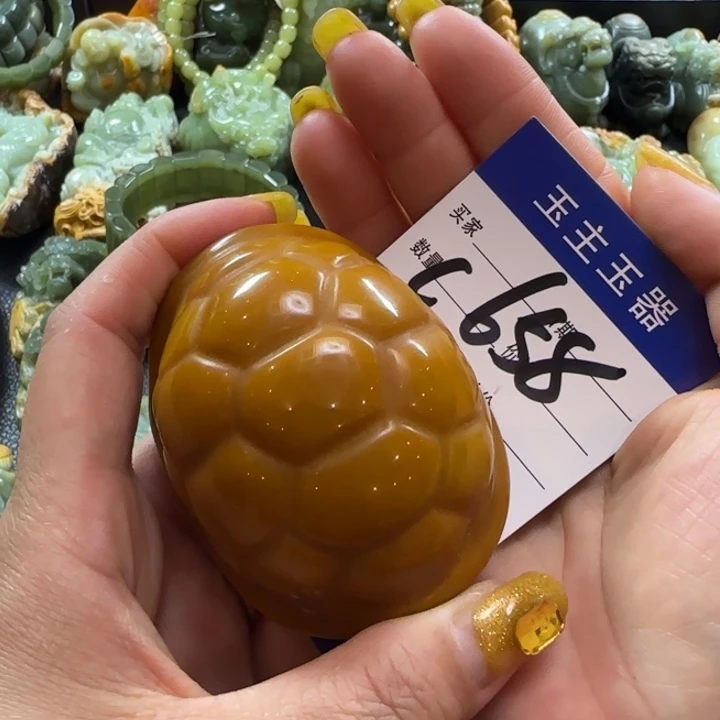 透闪石质玉未镶嵌把件