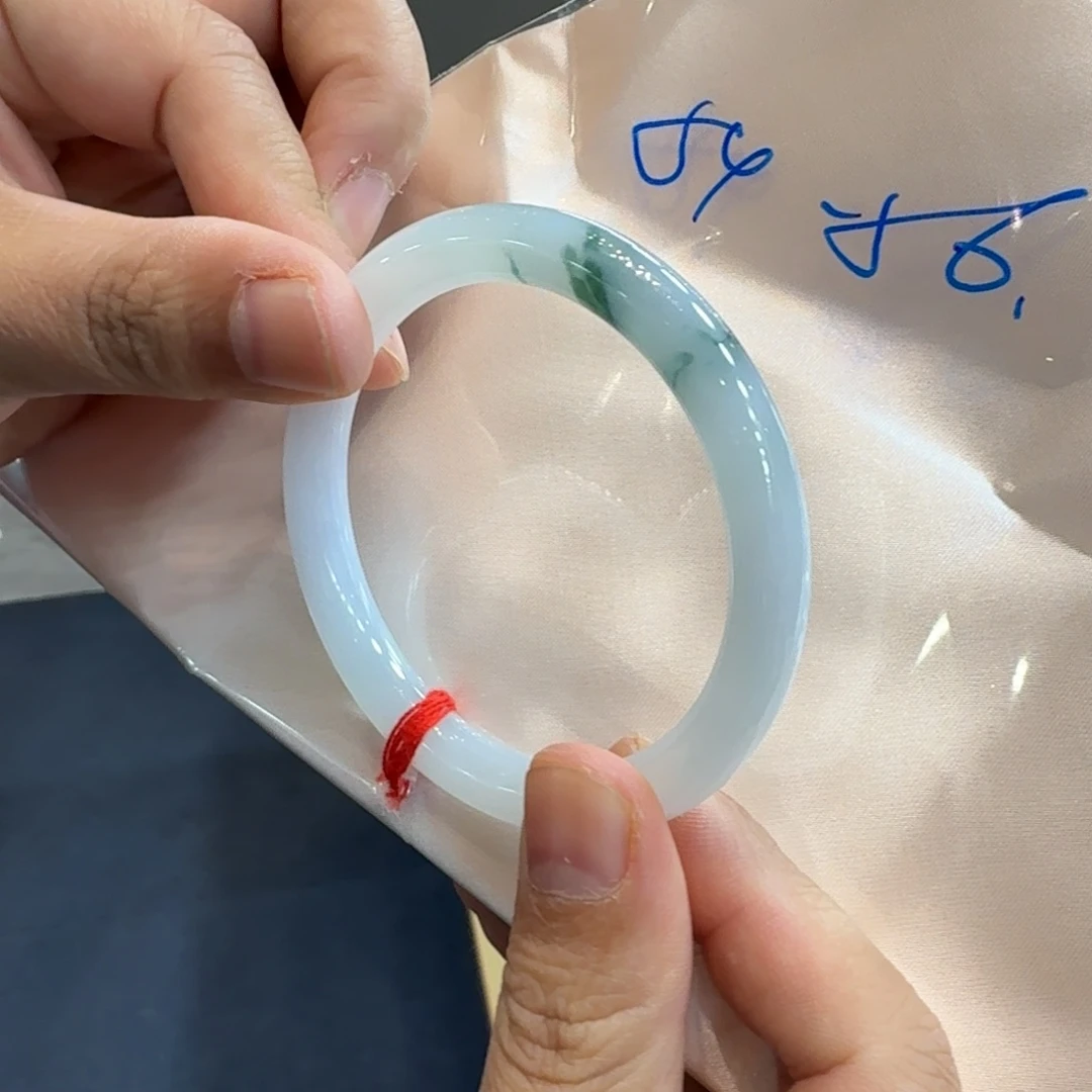 翡翠未镶嵌手镯手镯