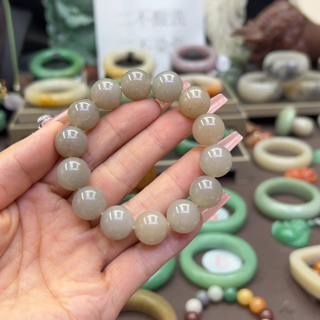 未镶嵌手镯石英岩玉