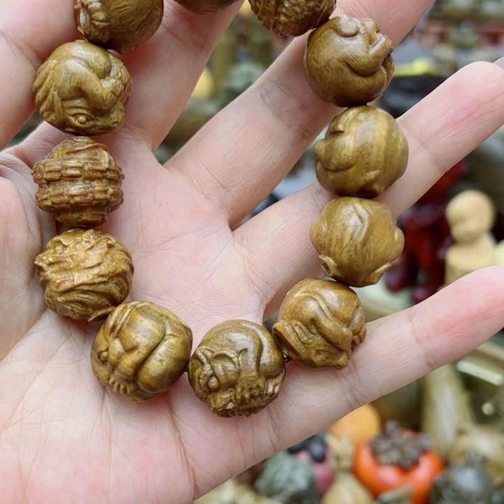 维腊木（绿檀）十二生肖手串