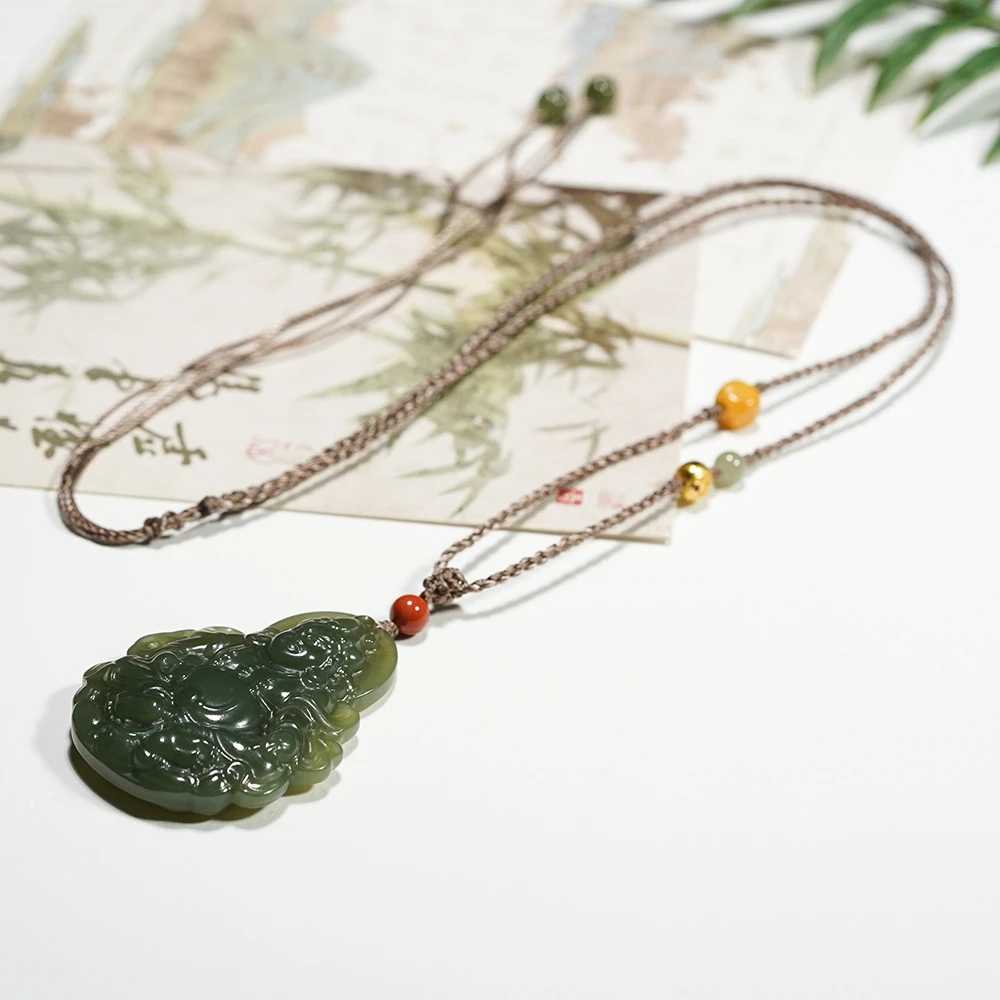 和田玉湖水绿黄财神6MM吊坠挂脖