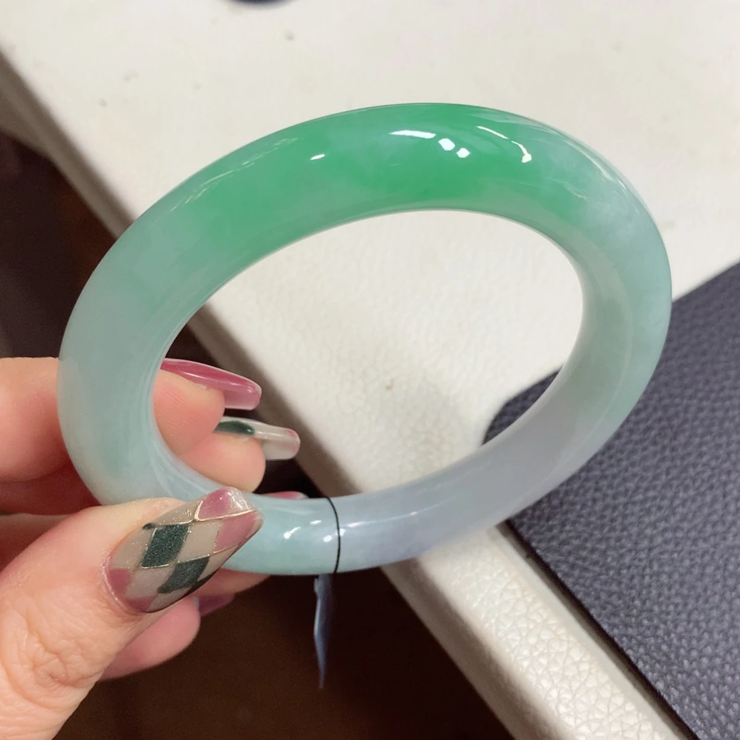 未镶嵌手镯翡翠缅甸